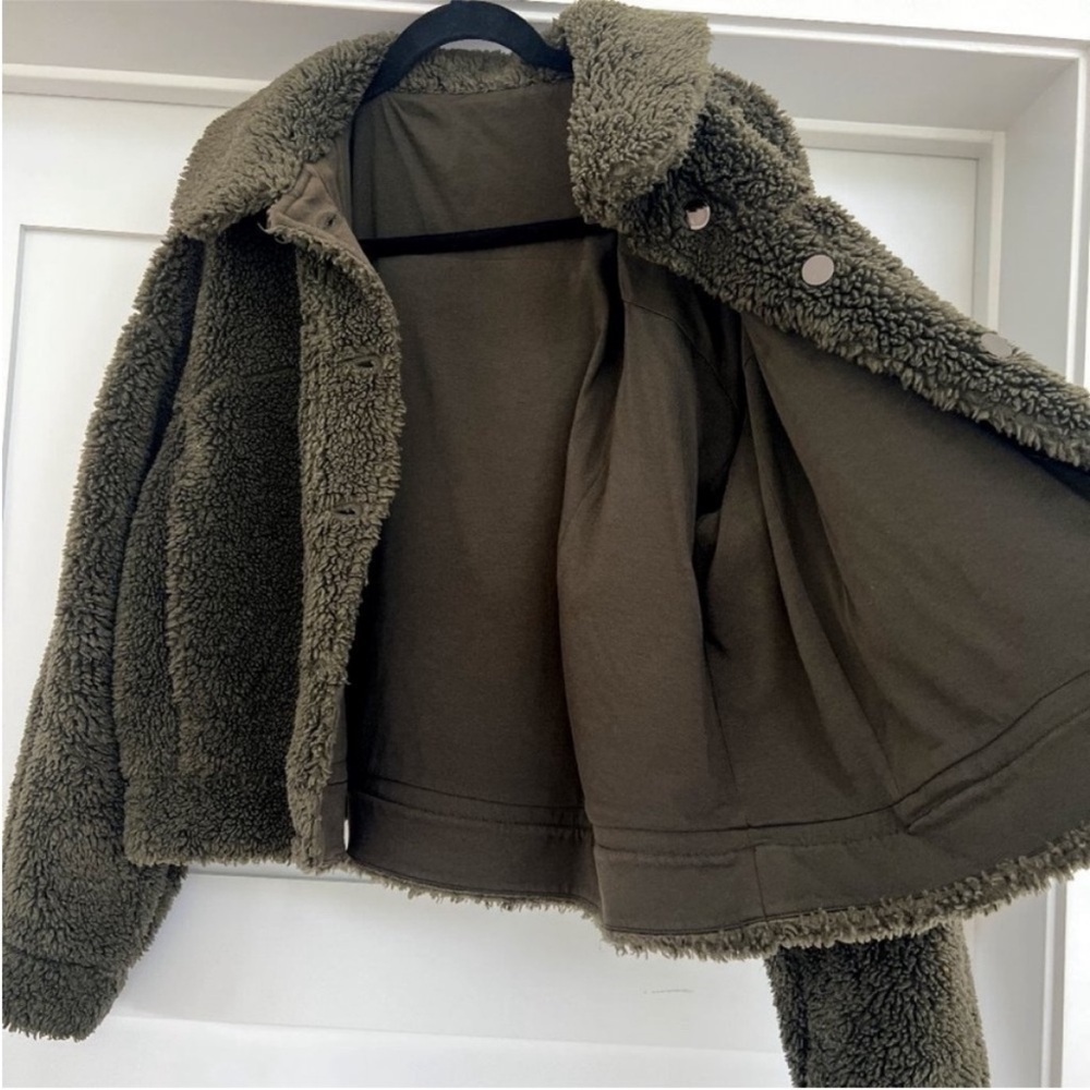 Lululemon Cropped Teddy Jacket Olive Green - Picture 9 of 11